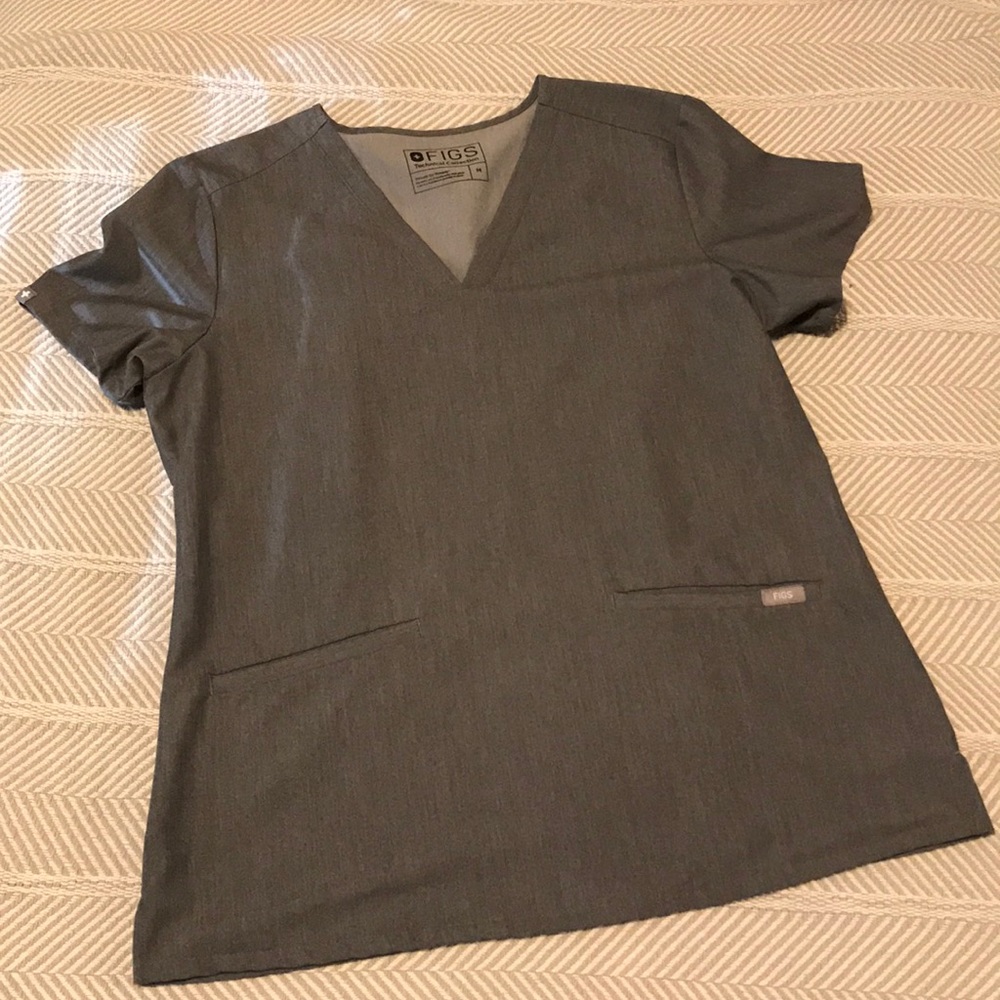Figs scrub top.